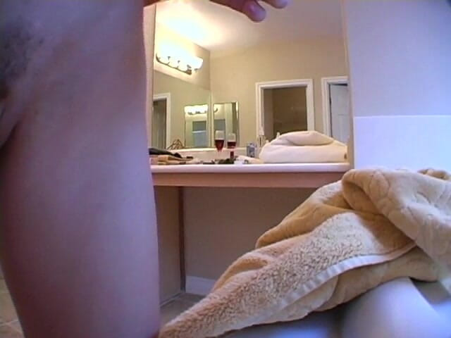 Femdom Sex: Dünne schlampe in ihrem badezimmer, amateur-masturbation