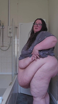 SSBBW Stripping in the Bathroom Fat Body Exploration