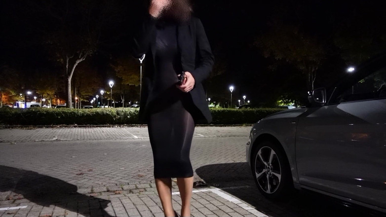 Loreley add: Oblékla jsem si průhledné šaty a nechala chcaní běžet