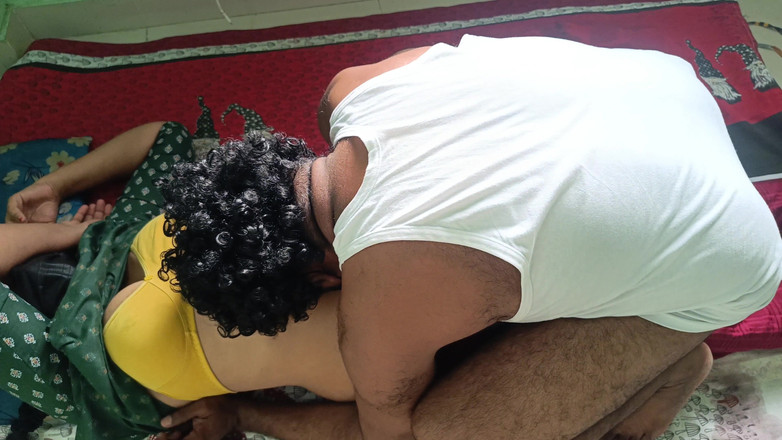 Pushpa porn: Cặp đôi tamil đã kết hôn tận hưởng nhập vai trên giường