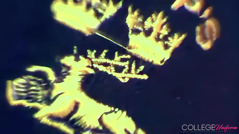 College Uniform: Arbetar med samantha buxton