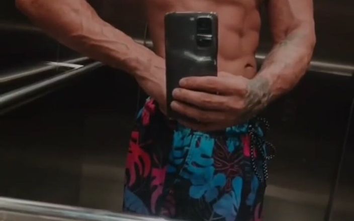 Hisak Hard X: Pojď mi vykouřet