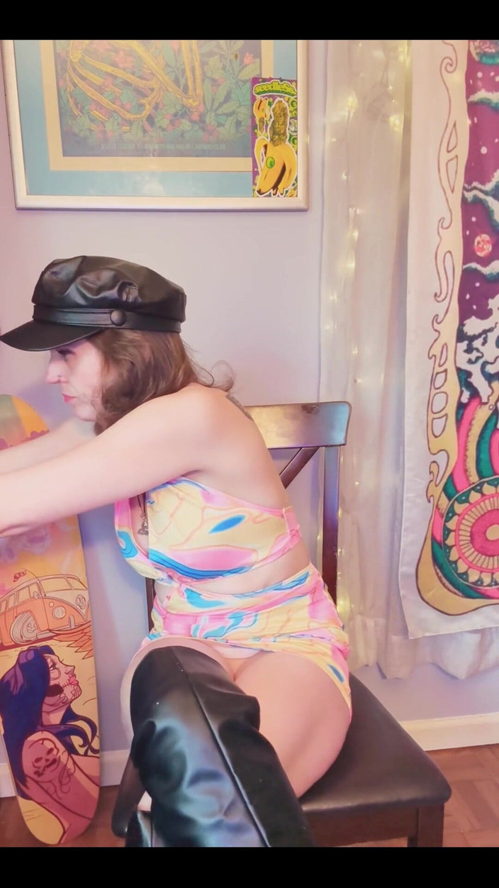 Suzy Wylde: 겸둥이 벌리기