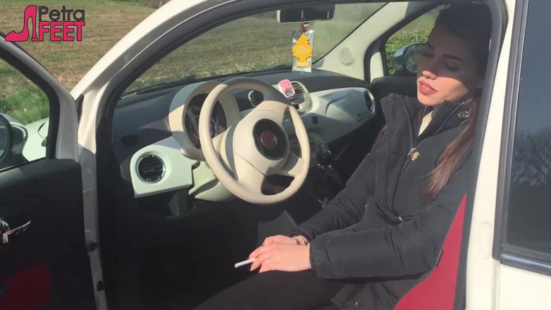 Smokin Fetish: Adorable Italian girl loves smoking in the car