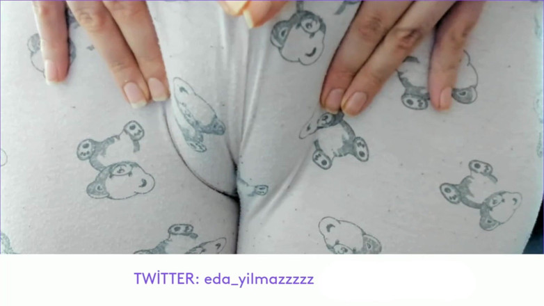 bigass_sexy_bigboobs: Cameltoe- Masturbate with Pajama- Rubbing Pussy with Pajama