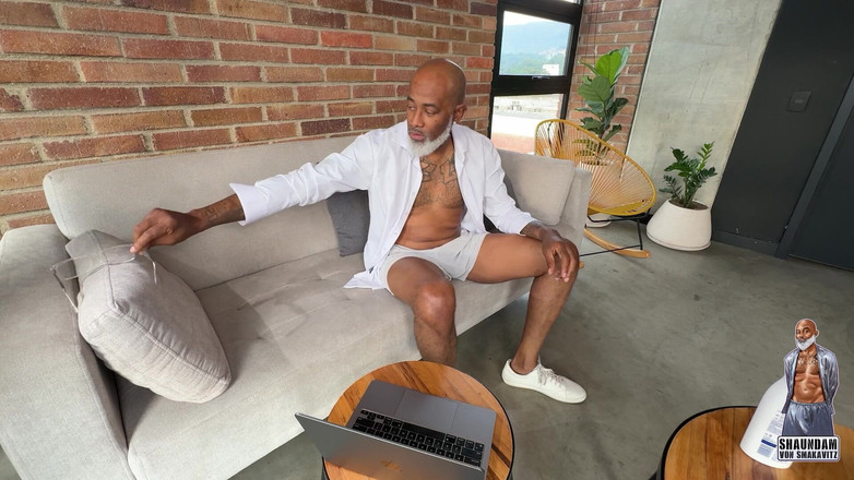 Shaundam: Il capo si scopa la sua cameriera