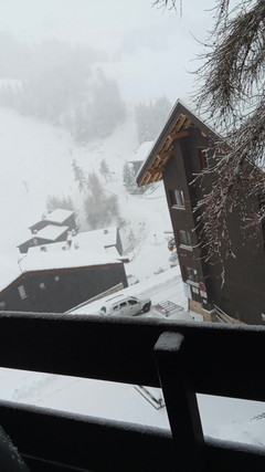 JoanaDivina: On the Balcony with Snow