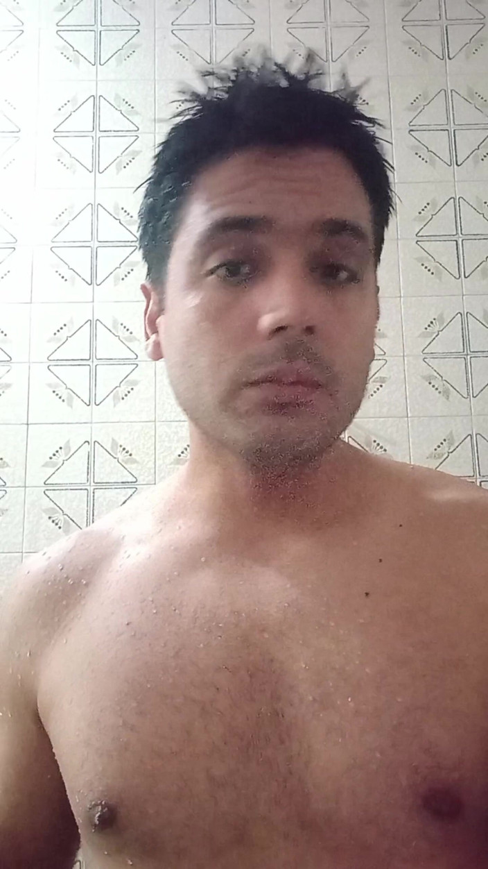Guss: A Moreno Guy Alone in the Bathroom