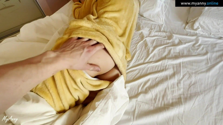MyAnny: Scopa la sua ragazza carina in pigiama la mattina dopo...