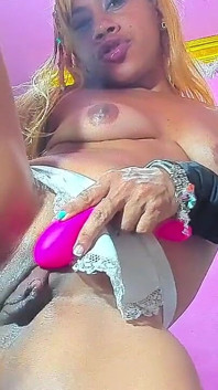 Ich bin dein zimmermädchen sexy und bereit für 4 exklusiven service an meinem kleinen jungen muschi nasse 4ur mund Squirt alot köstliche papi