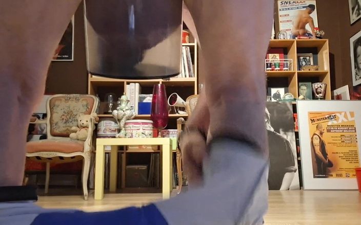 Monster_Meat_: 2-е сцени monsterpumping up session