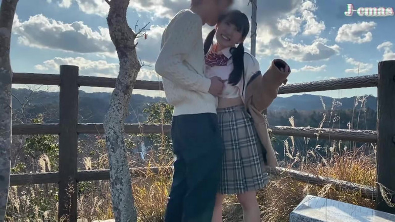 J-Cams: 딥 키스를 사랑하는 야생의 아름다움은 그녀가 어디를 가든 그녀의 열정을 포착합니다. - B