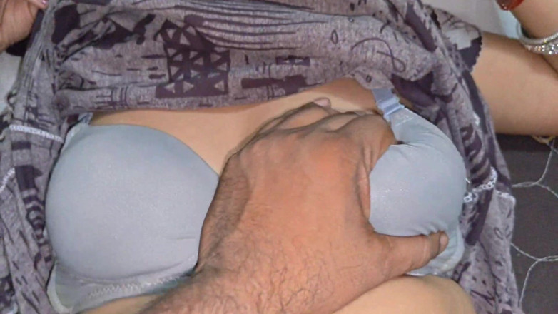Sexy baby girl: Bhabhi Ko Bahut Garmi Lag Rhi Thi Chudai Ki