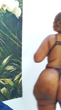 Negra grandota en striptease & twerk