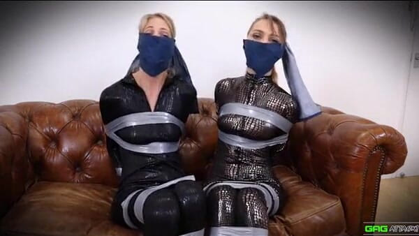 Gag Attack: Chloe &rebecca - catburglars em fita de escravidão