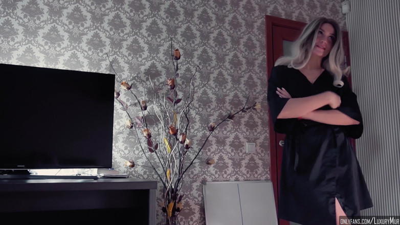 ReplayXXXLady: 繼母犯了一個大錯，被狠狠地操了