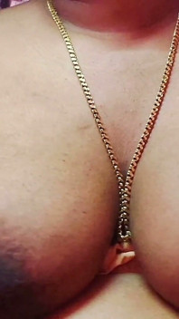 Desi indische MILf-stiefmutter hilft ihrem stiefsohn beim sex