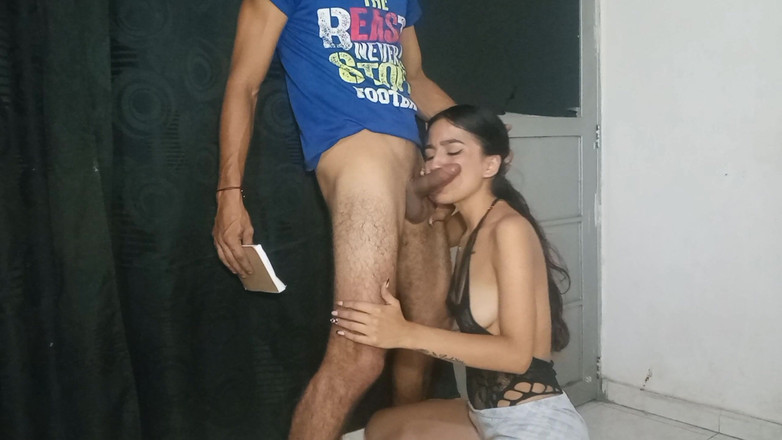 gledyxxx: Minha pequena meia-irmã estava com muito tesão na última vez que...