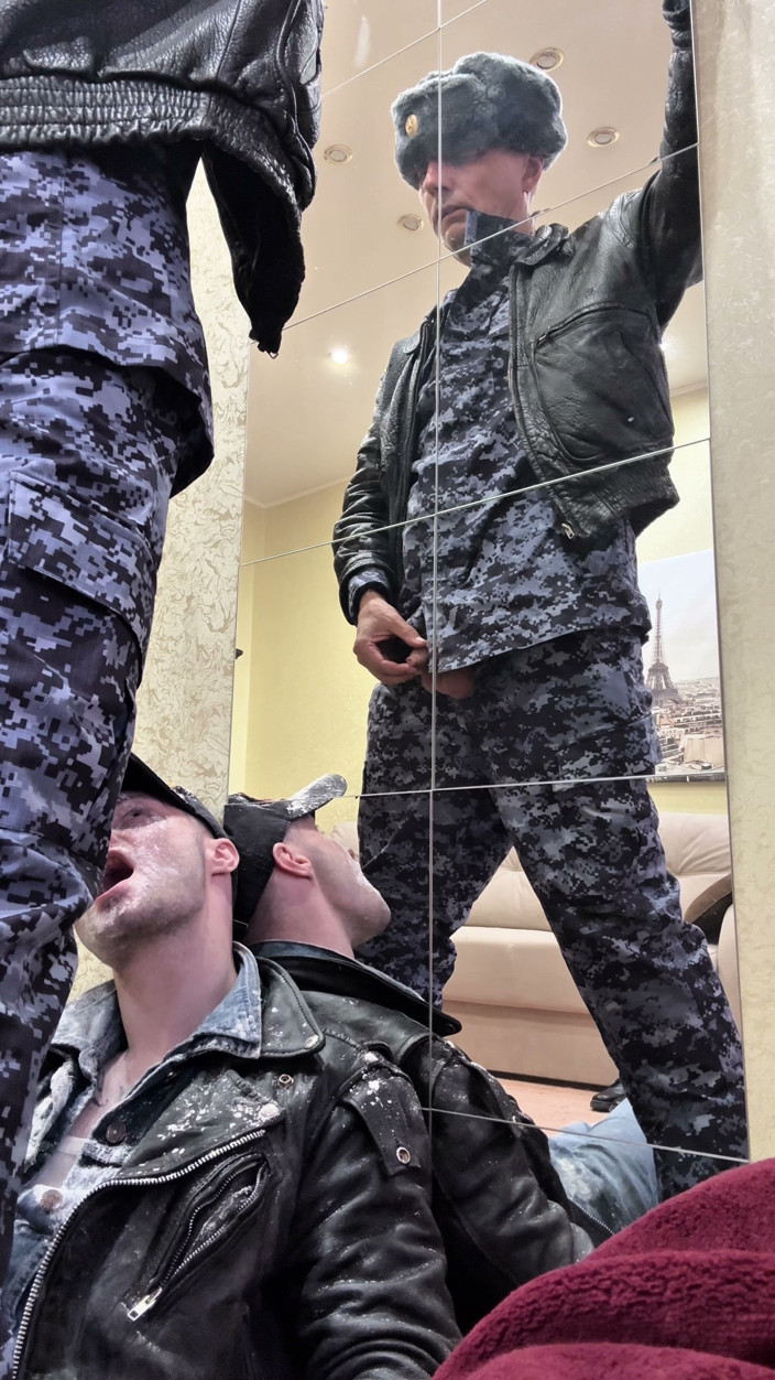 KinkySirius: Kinkysirius, Polis Memuru Zd Tarafından Tutuklandı,