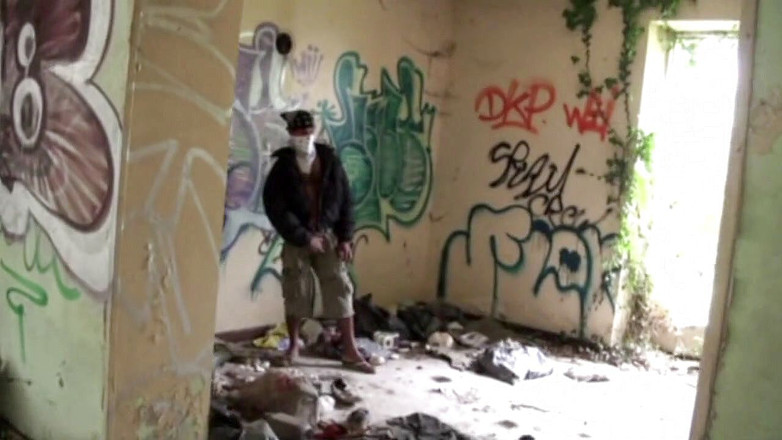 Crunch Boy: 2 прямих чувака мастурбують свої члени (2 сцени в 1)