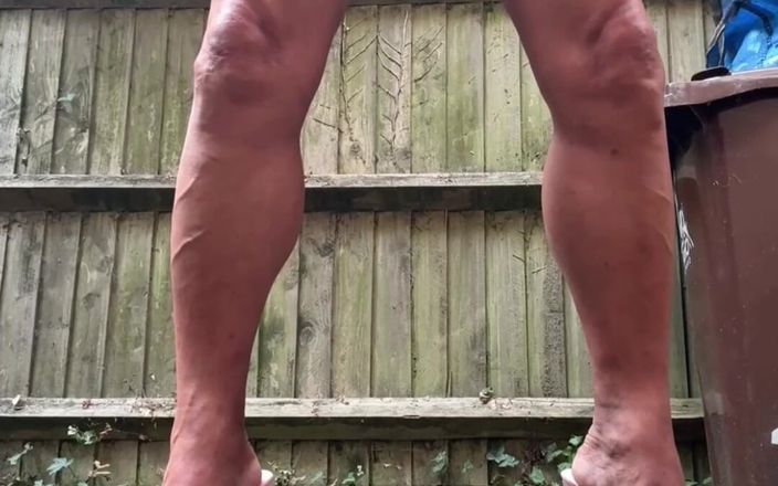Kelly CD 2022: Sexig Crossdresser kellycd2022 snabb tidig morgon video vaknar upp kåt...