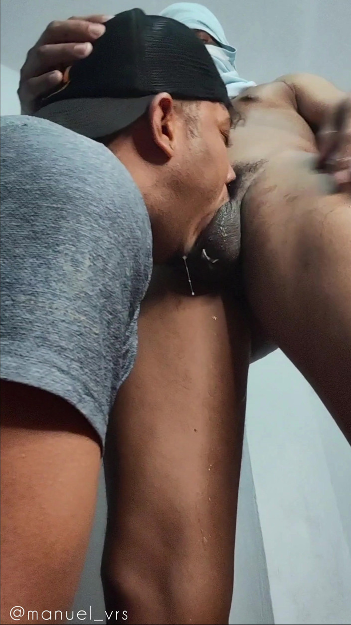 fullgag: Abang tiri menghisap batang saya