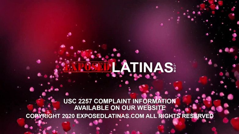 Exposed Latinas: Курящая горячая латина вебкаммер решает снимать порно
