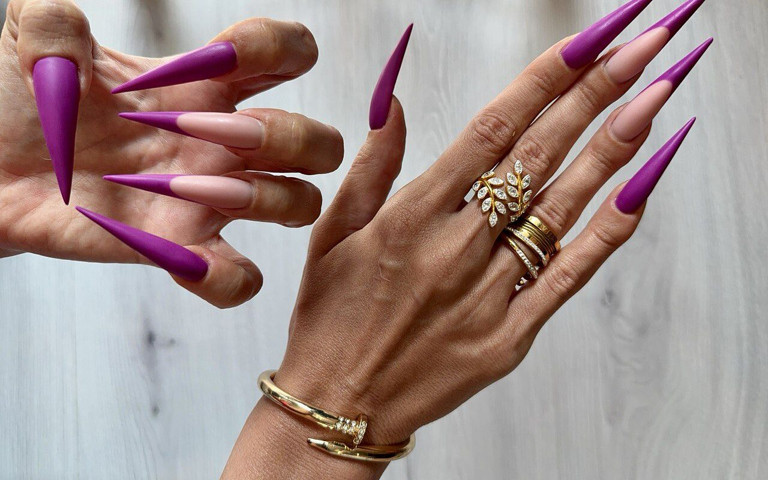 New Purple Color Long Nails, Sharp Stilettos, Palms and Long Fingers Wide (Julia domaina)