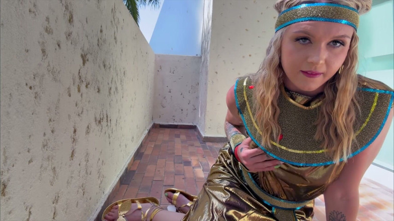 Kink in Time: Juliana Egyptian Femdom