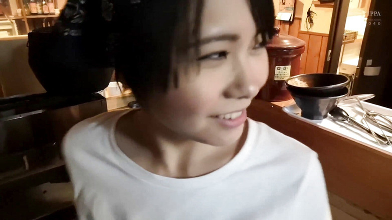 Raptor Inc: 个人视频，关于一个每周6天在酒吧工作的女孩为鸡巴疯狂！Aya，19 岁 h 杯丰满女孩 dvd