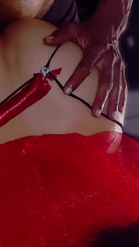 laal poshaak men room devil