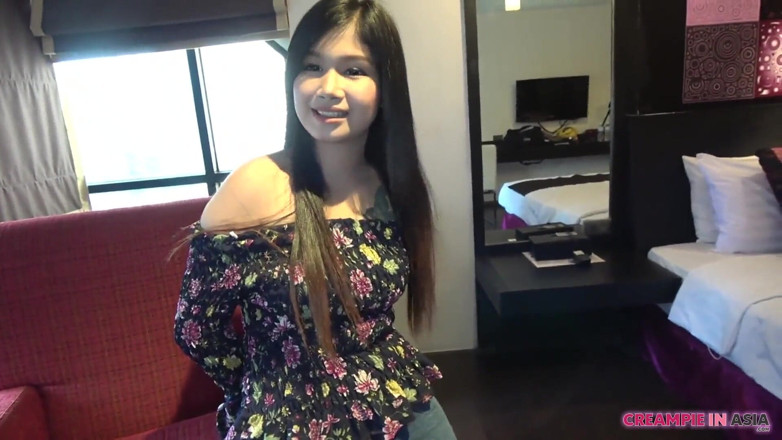 Creampie In Asia: Вона заміжня жінка