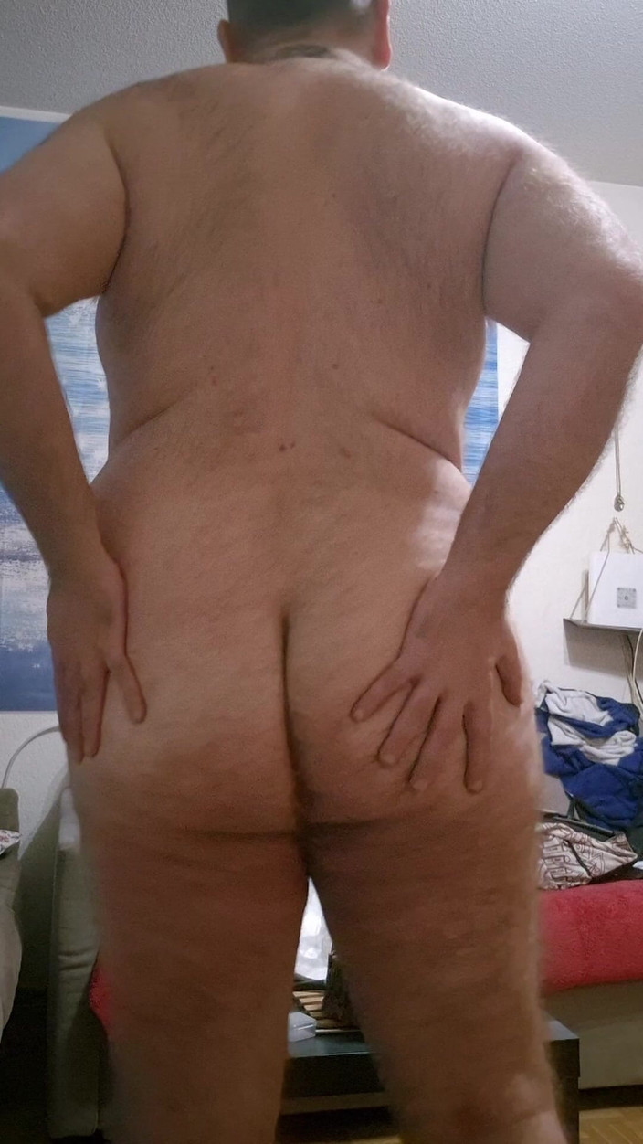 ChubbyDaddyBearLuka: Beruang matang dan berbulu dan pantatnya yang gemuk