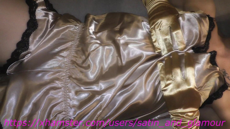 Satin Sex Couple: Атласна секс-добірка