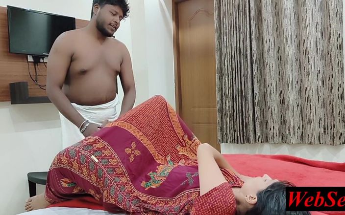WebSex Premium: 아름다운 마른 소녀와 섹스하는 인도 데이트! 선명한 오디오로