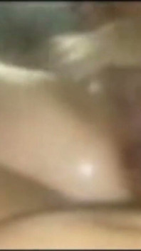 Orta yaşlı seksi kadın yüzüme fışkırtıyor boğuluyor