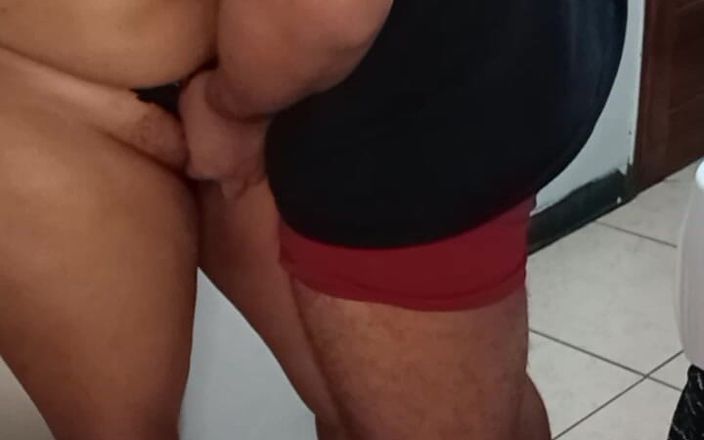 BigassMILF40: Encender a la esposa infiel de mi mejor amigo