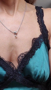 Schöne Schöne MILF Bekommt Ihren Arsch Hart Gefickt, Während Sie Das Geschirr Wäscht