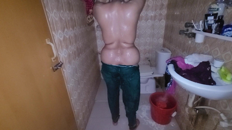 Tasnim Zara: Banyoda tek başına banyo yapmak çok eğlenceli