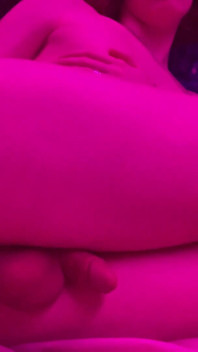 Zrzka Femboy Ashen si hraje s robertkem