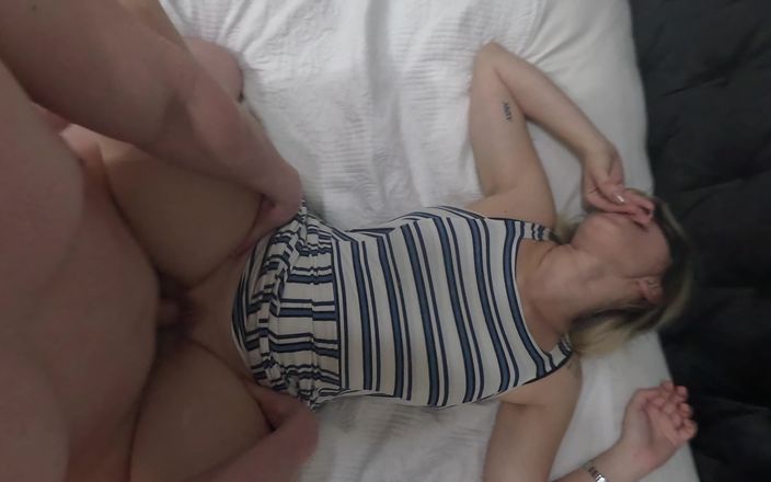 FlirtynDirty: Вероника в маске крадет его молоко