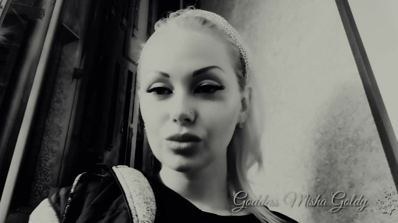 Goddess Misha Goldy: Tam sigara içirme