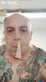 Sls-frank: Je Passe Un Préservatif Par Le Nez Et Je Le Retire De Ma Bouche.