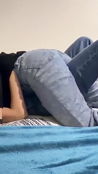 Fetish kaki dan sepatu kets