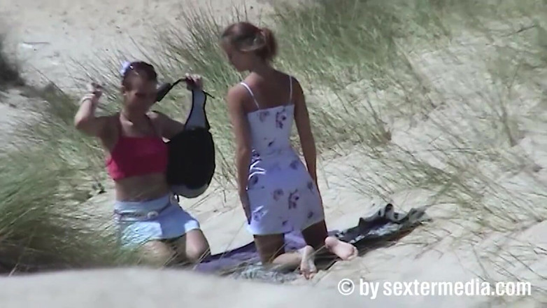 Beachbitches: samudr tat par kamsin lesbiyan