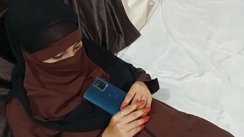 Dearshivani: La figa succosa di una bella ragazza musulmana, non ho...
