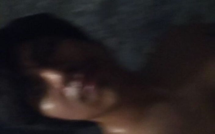 AlexAlejandro13: 裸体热辣男孩在浴室里