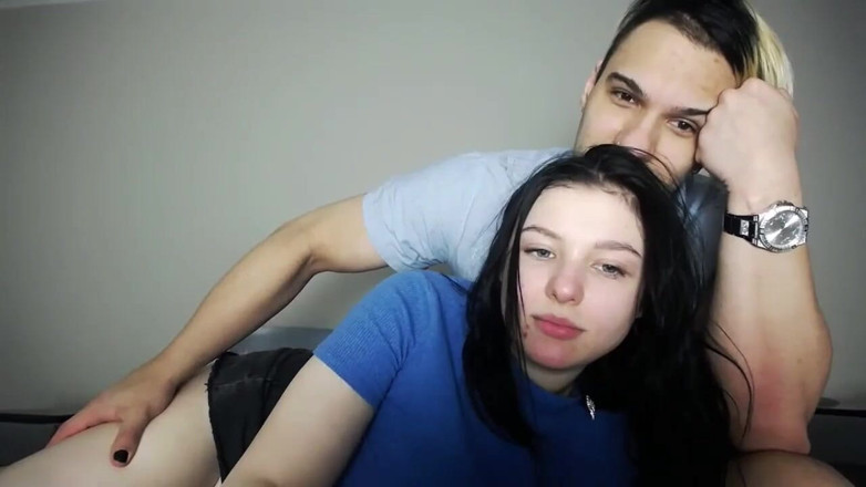 JuiceLussie: Teen pár na webové kameře