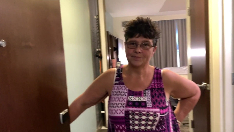 DripDrop Productions: Goteo: la abuela T chupa al repartidor