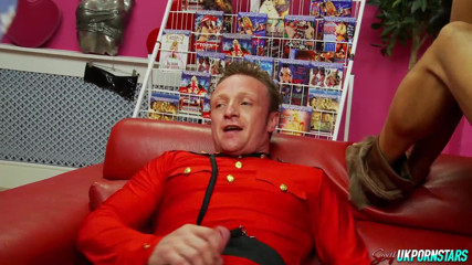 100% Amateur Gangbang and Bukkake from the UK!: コスチュームプレイ弄祭りとゴージャスなクロエコンラッドとIndiababe